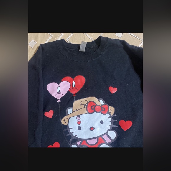 Hello kitty sweater - Picture 2 of 2